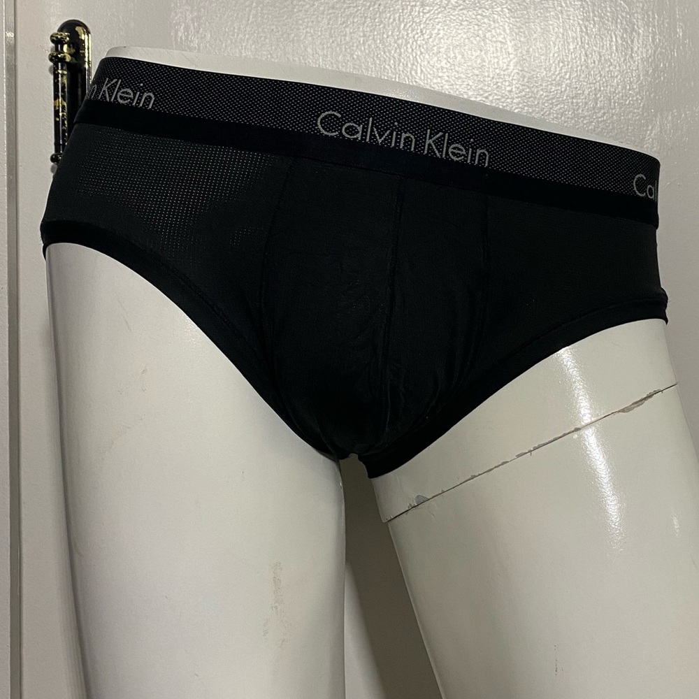 Men’s Light Calvin Klein Black Briefs